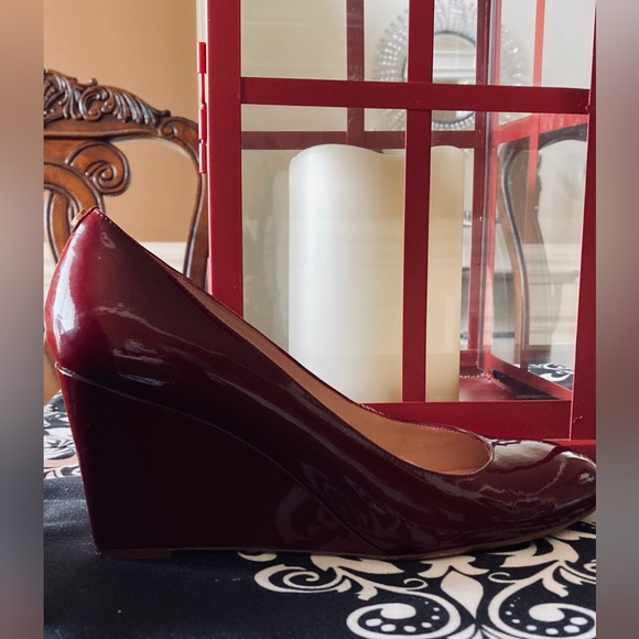 ❤️WAS $100 Kate Spade Burgundy Patent Leather Wedge Heels - Picture 8 of 12